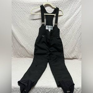 Brand- Fera skiwear, Condition- Good, Color- Black
